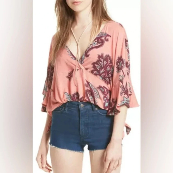Free People NWT Maui Wowie Floral Printed Top In Passion Flower XSmall - Picture 2 of 5